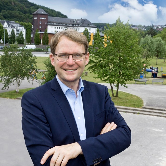 Portrait Claus Jacobi (vergrößerte Bildansicht wird geöffnet)