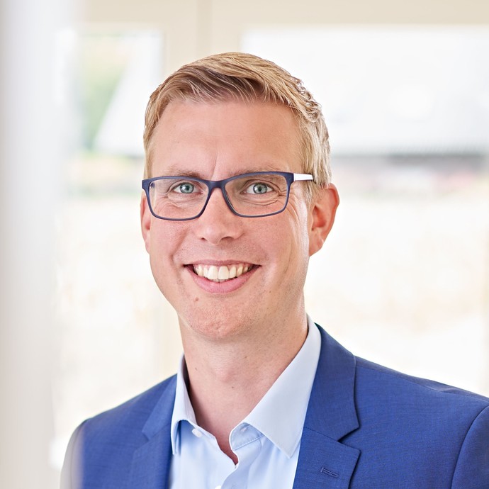 Portrait Herr Kleerbaum (vergrößerte Bildansicht wird geöffnet)